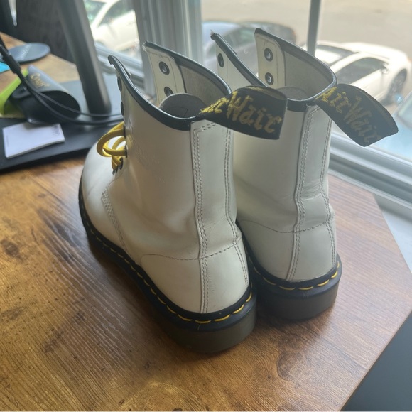 Dr. Martens 1460 smooth in white (yellow stitching and laces) - Picture 7 of 10